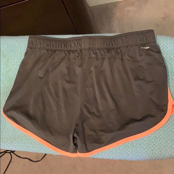 Reebok Shorts (quantity 2) - Picture 2 of 9